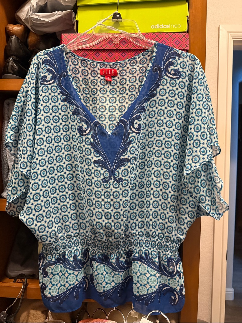 Elle Blue & White Printed V-Neck Blouse